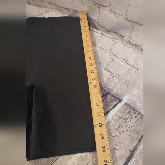 Spanx Oncore XL High Waist Mid Thigh Bottom Shaper Shorts Black - Picture 9 of 13